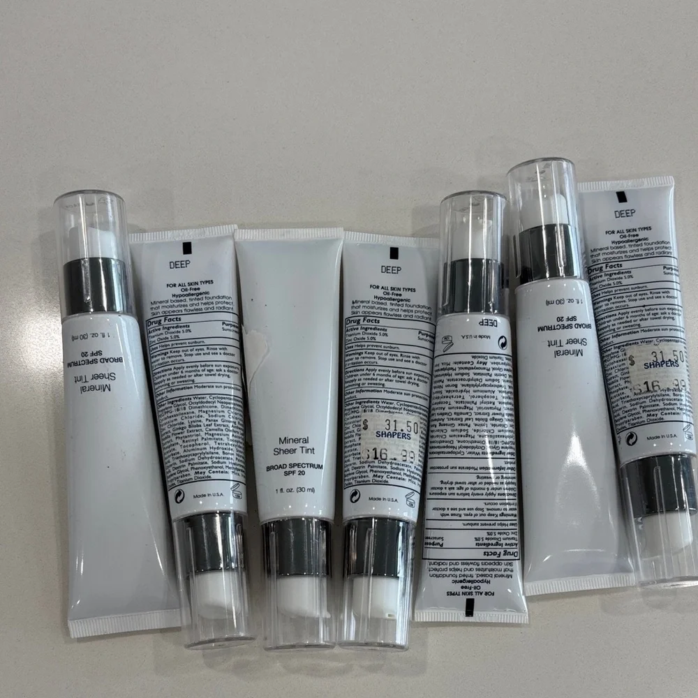 Makeup that has sunscreen in it White Mineral Tinted Sunscreen Set